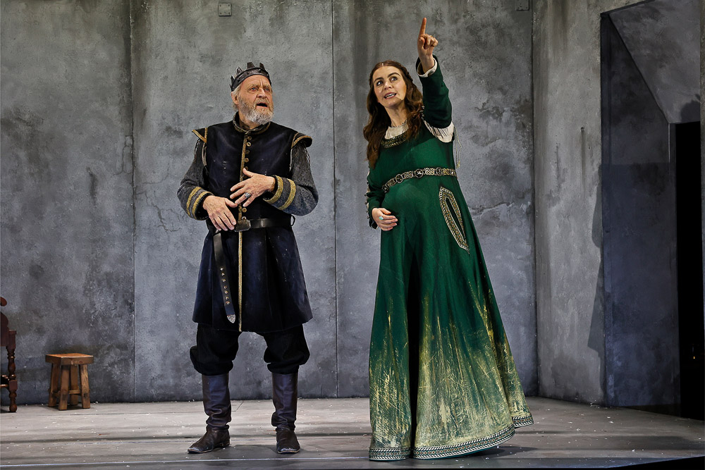 Photographer: Jeff Busby. In photo: Jim Daly and Jessica Clarke.