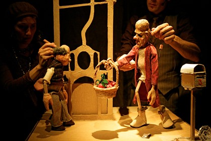 Production still for "Apples and Ladders". L-R: Sarah Kriegler, Jacob Williams. Photographer: Jeff Busby