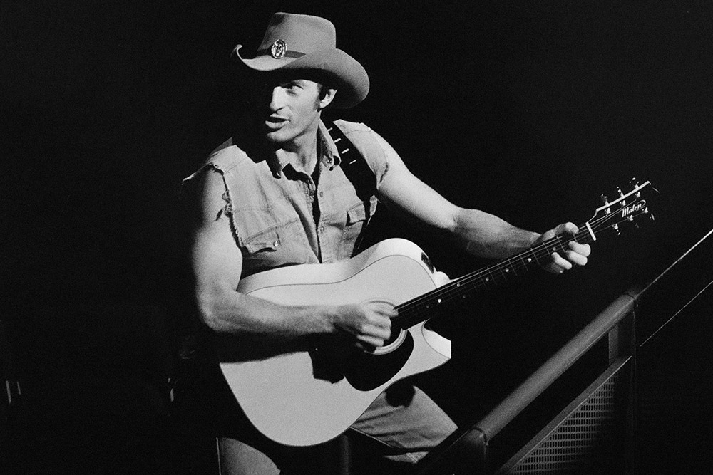 Production still for "King of Country". Wayne Pygram as Hank. Photographer: Lyn Pool