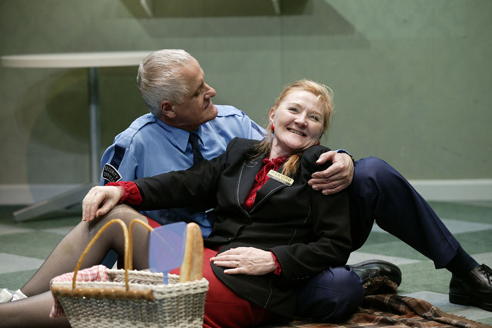 Production still for "The Metamorphosis". Tony Llewellyn-Jones, Julie Forsyth. Photographer: Jeff Busby