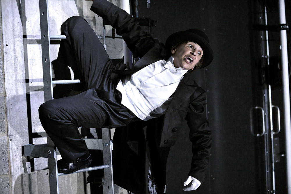 Production still from the Young Vic production of "Kafka's Monkey". Kathryn Hunter. Photographer: Keith Pattison
